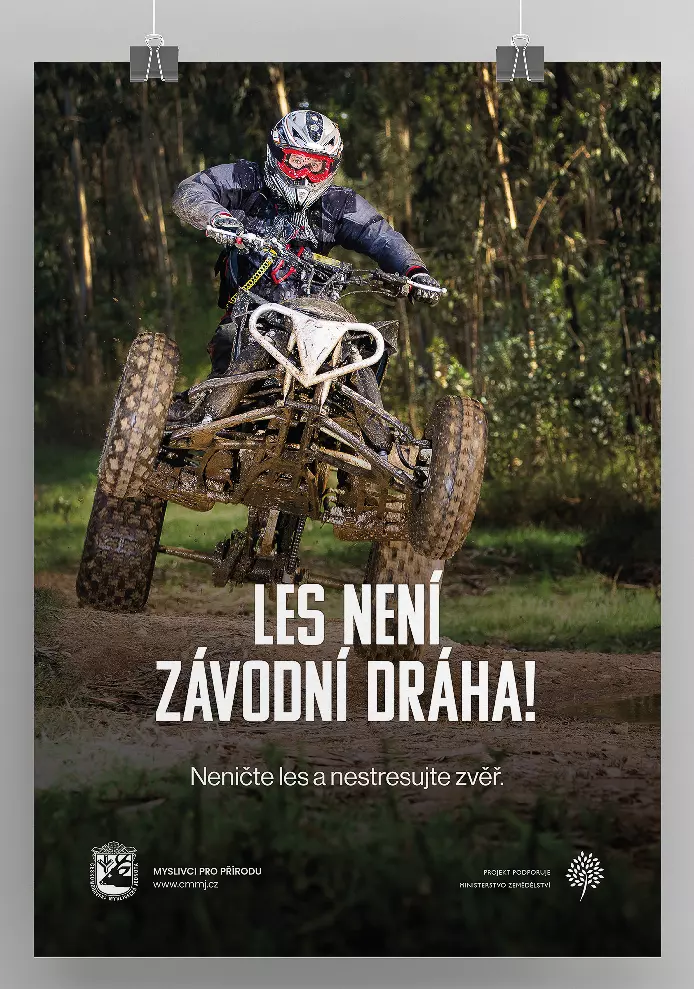 Les není závodní dráha!